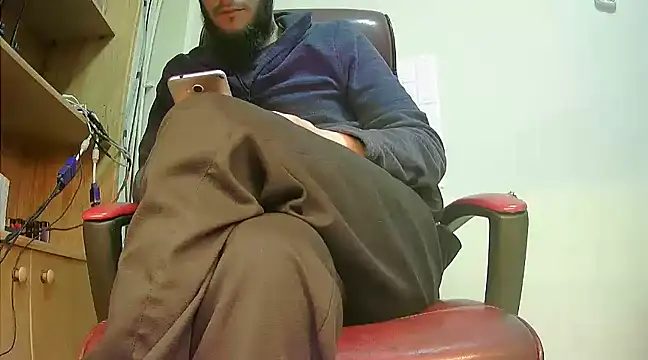 Snapshot of hardbigcock16 chatting on February 3, 1:08 pm hardbigcock16 online show from February 3, 1:08 pm