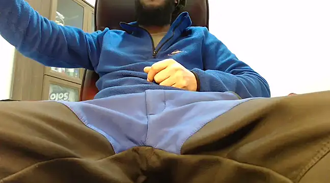 Snapshot of hardbigcock16 chatting on February 21, 12:17 pm hardbigcock16 online show from February 21, 12:17 pm