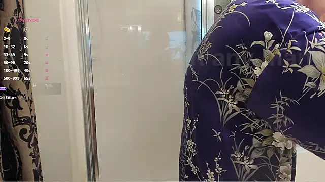 Peaches N Kreme online show from February 17, 7:53 pm