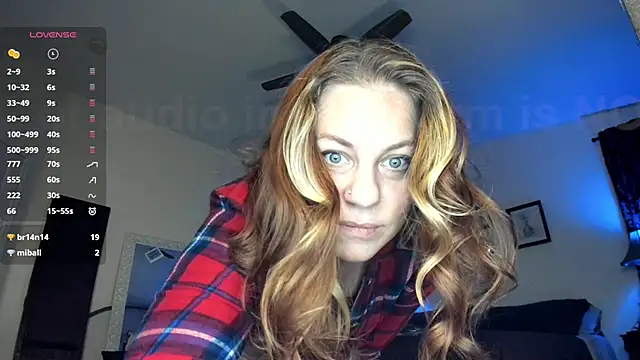 Peaches N Kreme online show from March 4, 2:17 am