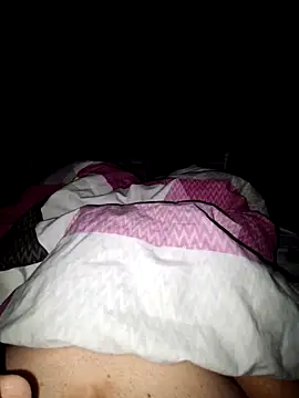 Snapshot of schlonzi81 chatting on December 12, 10:09 pm schlonzi81 online show from December 12, 10:09 pm