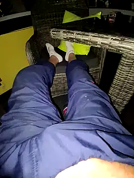 Snapshot of schlonzi81 chatting on September 21, 8:10 pm schlonzi81 online show from September 21, 8:10 pm