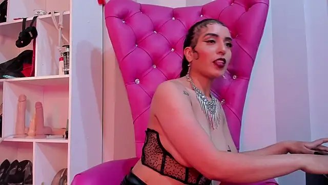 MeliizaQueen online show from December 10, 10:37 pm