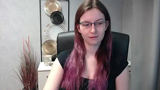 Snapshot of emmaxDelight chatting on December 2, 6:41 am emmaxDelight online show from December 2, 6:41 am