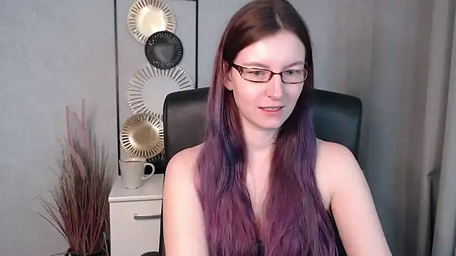 Snapshot of emmaxDelight chatting on December 4, 6:33 am emmaxDelight online show from December 4, 6:33 am