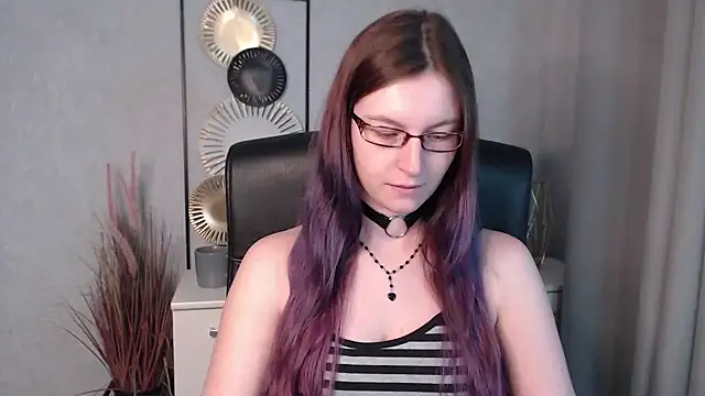 Snapshot of emmaxDelight chatting on December 6, 1:33 pm emmaxDelight online show from December 6, 1:33 pm
