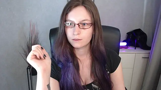 emmaxDelight online show from November 7, 1:22 pm