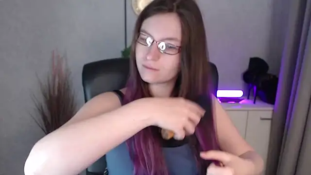 emmaxDelight online show from November 27, 6:26 am