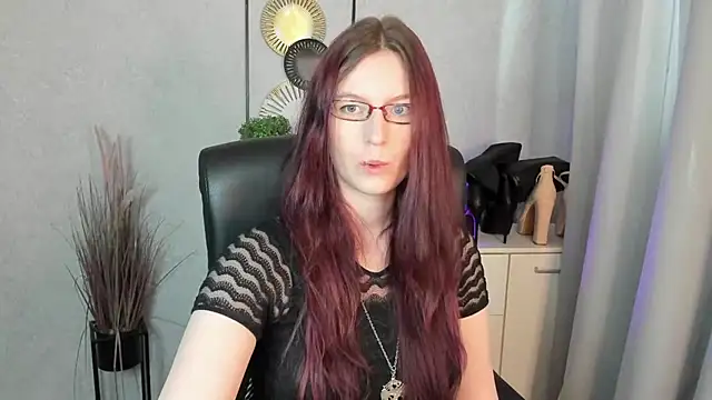 emmaxDelight online show from June 8, 5:19 am