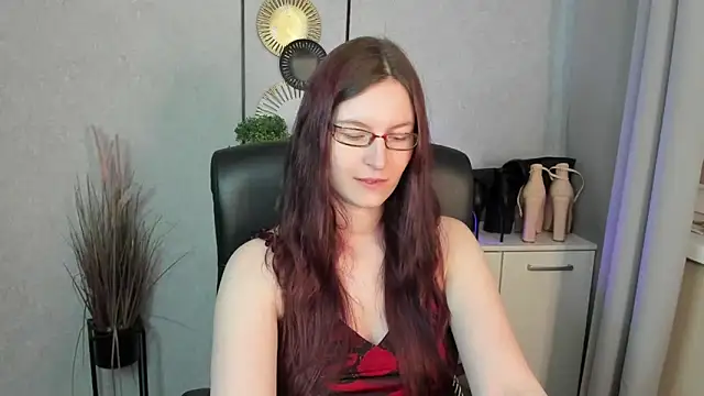 emmaxDelight online show from June 11, 5:27 am