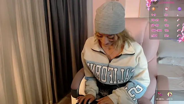 zoe jones13 online show from February 18, 3:21 am