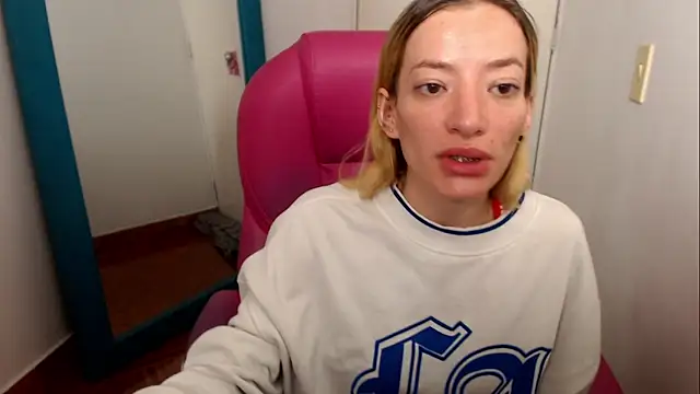 zoe jones13 online show from July 17, 1:23 am