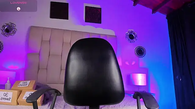 Mia ross16 online show from January 13, 10:24 pm