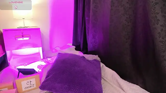 Mia ross16 online show from January 29, 7:11 pm