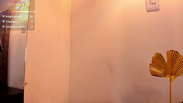 Mia ross16 online show from February 9, 10:21 pm