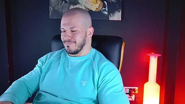 Snapshot of AngeloEric chatting on December 3, 7:32 am AngeloEric online show from December 3, 7:32 am