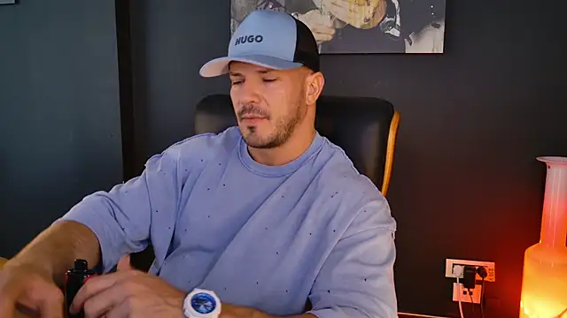 AngeloEric online show from September 25, 9:46 am