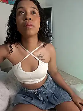Snapshot of bella__honey chatting on January 12, 8:57 pm bella honey online show from January 12, 8:57 pm
