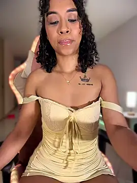 bella  honey online show from July 23, 1:30 am
