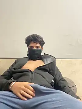 Snapshot of Gtownboi chatting on December 17, 2:00 pm Gtownboi online show from December 17, 2:00 pm