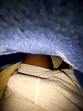 Snapshot of RovingAlcove chatting on March 21, 2:05 am RovingAlcove online show from March 21, 2:05 am