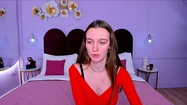 Snapshot of AshleyMillsss chatting on December 7, 10:12 am AshleyMillsss online show from December 7, 10:12 am