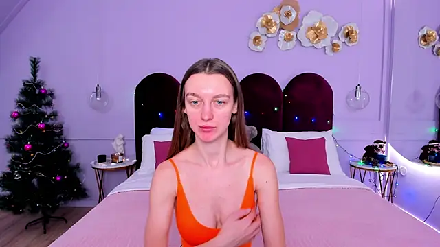 Snapshot of AshleyMillsss chatting on December 19, 7:18 am AshleyMillsss online show from December 19, 7:18 am