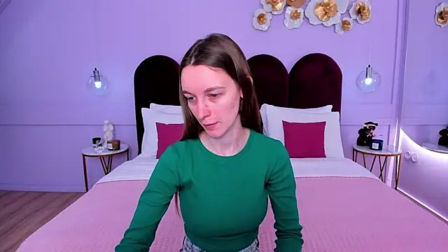 Snapshot of AshleyMillsss chatting on February 28, 7:37 am AshleyMillsss online show from February 28, 7:37 am