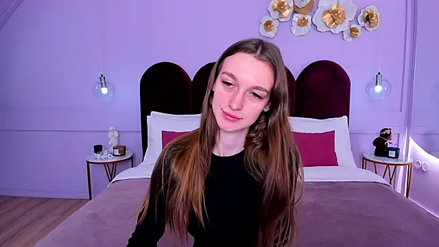 Snapshot of AshleyMillsss chatting on March 10, 7:32 am AshleyMillsss online show from March 10, 7:32 am