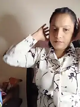 Simran-Kaur143 online show from July 13, 10:40 am