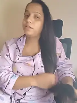 Simran-Kaur143 online show from July 15, 11:15 am