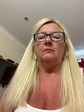 Foxy-Lucy online show from June 6, 9:58 am