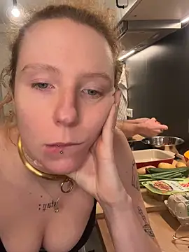 alt cutie online show from November 3, 6:31 pm