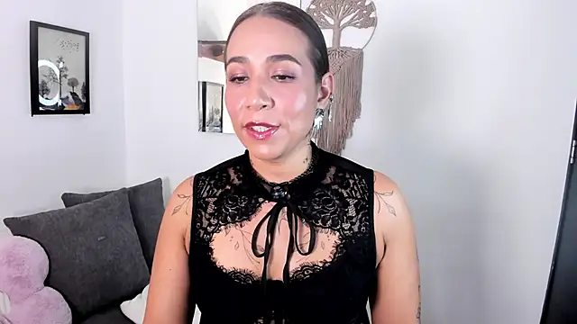electra hunt online show from April 30, 1:34 am