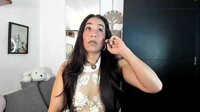 electra hunt online show from June 27, 1:54 am