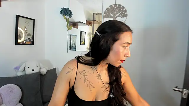 electra hunt online show from July 24, 12:30 am