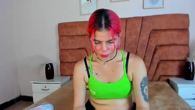 NIKI SANTANA online show from February 7, 8:10 pm