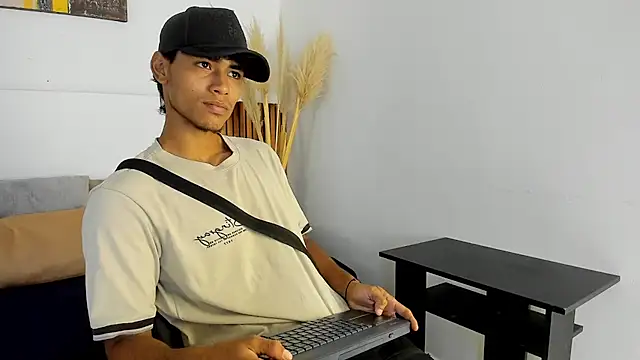 zander 2120 online show from September 25, 1:15 pm