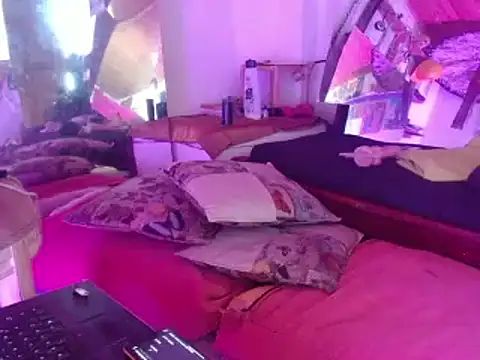 laye19 online show from January 21, 2:59 pm