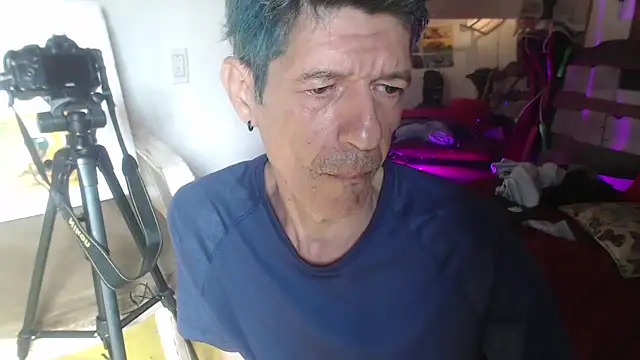 laye19 online show from February 18, 1:55 pm