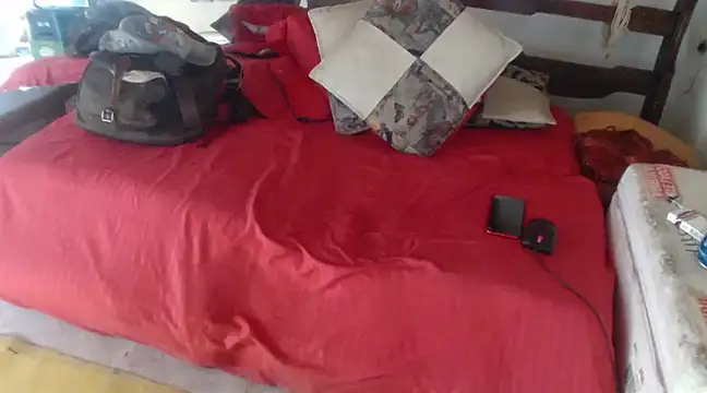 laye19 online show from March 4, 7:32 pm