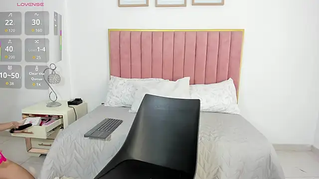 Snapshot of JenyWells chatting on October 21, 9:26 pm JenyWells online show from October 21, 9:26 pm