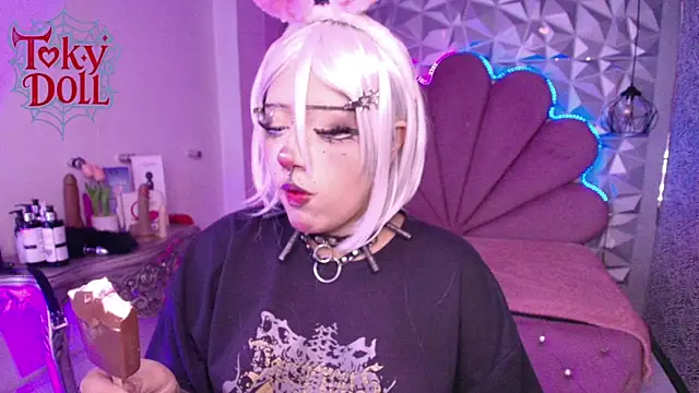 toky doll online show from October 7, 9:01 pm