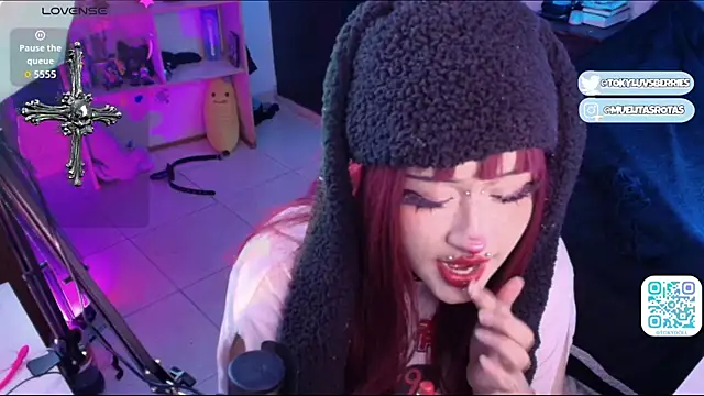 Snapshot of toky_doll chatting on June 24, 3:05 am toky doll online show from June 24, 3:05 am
