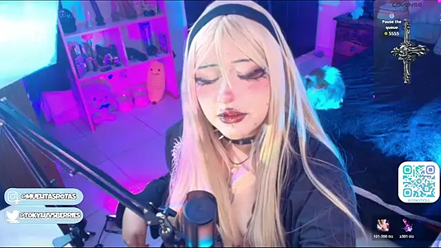 Snapshot of toky_doll chatting on July 29, 4:21 am toky doll online show from July 29, 4:21 am
