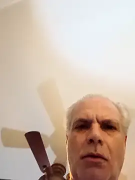 Snapshot of Hand69someguy chatting on October 9, 12:19 am Hand69someguy online show from October 9, 12:19 am