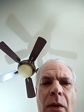 Snapshot of Hand69someguy chatting on October 29, 3:58 pm Hand69someguy online show from October 29, 3:58 pm