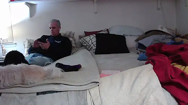 Snapshot of Hand69someguy chatting on December 2, 2:39 am Hand69someguy online show from December 2, 2:39 am