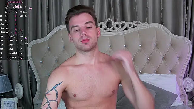 ArthurWhitee online show from January 27, 10:38 am
