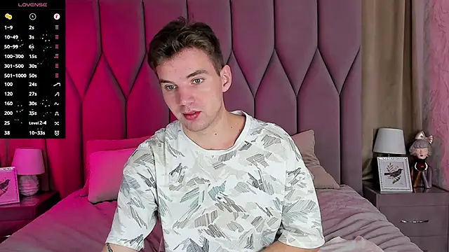 ArthurWhitee online show from January 28, 3:57 am